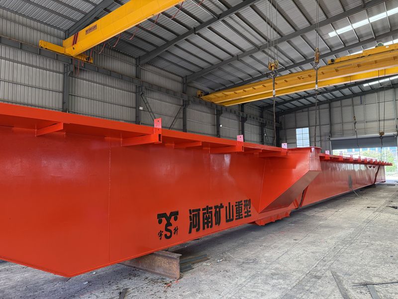 河北邯鄲某鋼鐵貿(mào)易商，2025年已在我公司采購四臺MG通用門式起重機，我公司根據(jù)客戶的實際使用工況，按需設(shè)計制作，滿足客戶的要求。